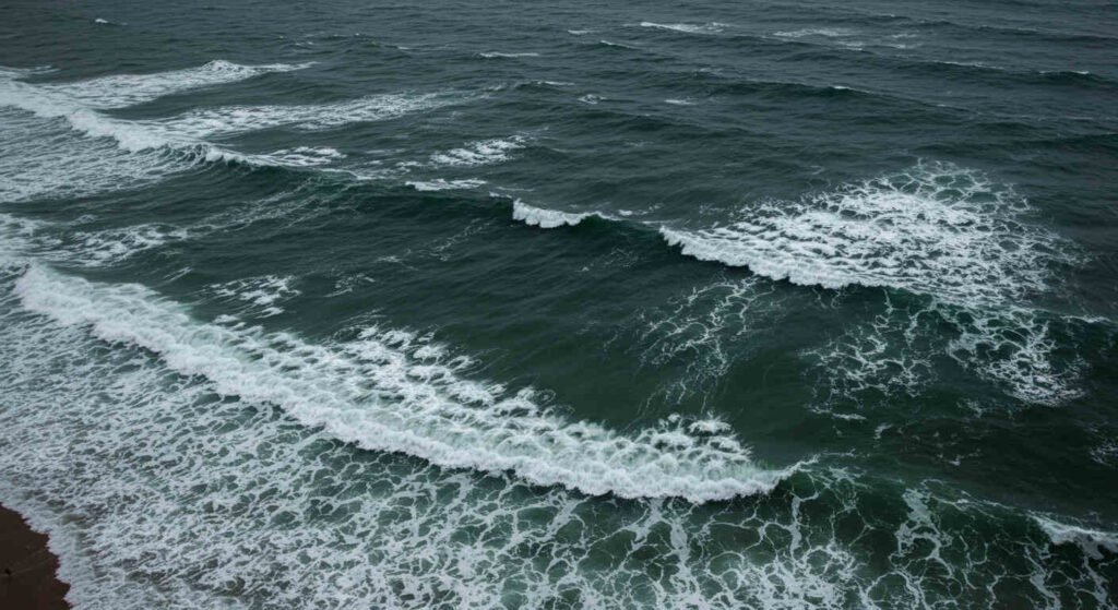 Ondas Gigantes de 4 Metros Atingem a Rússia